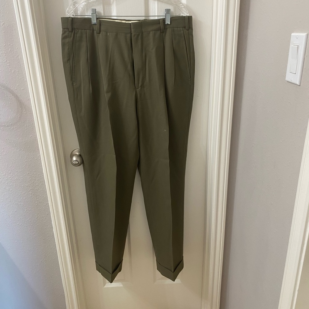 Brooks brothers men’s dress pants 100% wool gabardine, 36x30, olive green